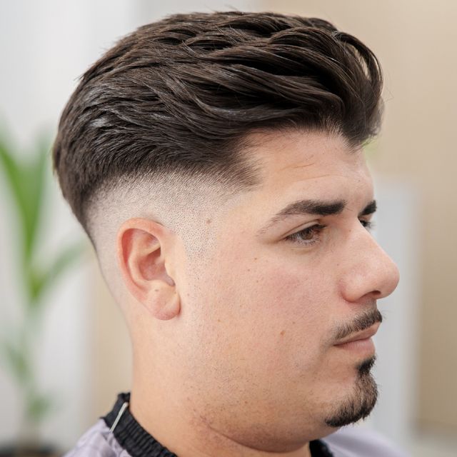 Corte peinado con fade en Barber Wave, Torre del Mar