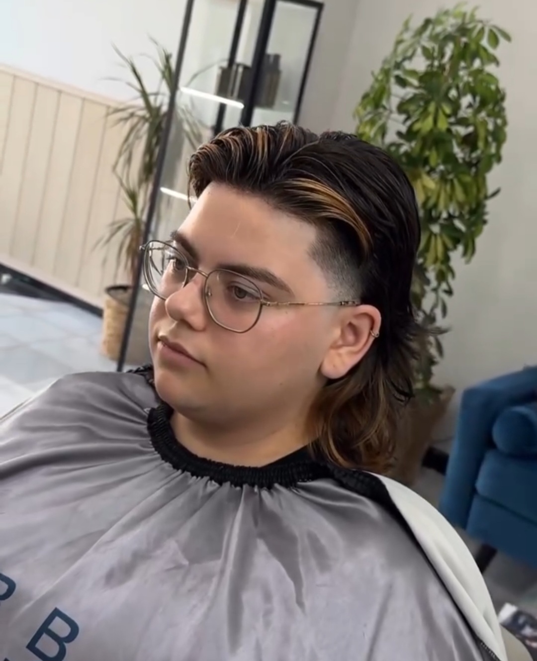 Mechas sobre mullet en Barber Wave, Torre del Mar