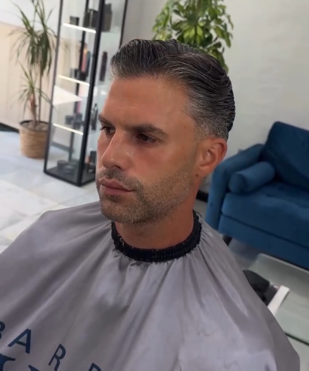 Corte clásico peinado en Barber Wave, Torre del Mar